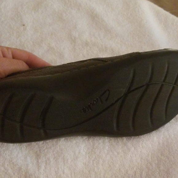 *Sold*Clarks shoes - Picture 4 of 4